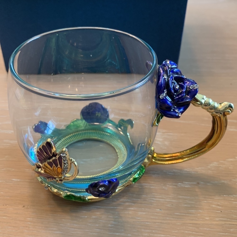 Glassyfi cup with gold colored handle, butterfly and flowers, includes spoon - Picture 2 of 9